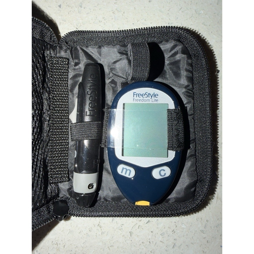 NEW FREESTYLE FREEDOM LITE BLOOD GLUCOSE‎ METER ( NO BOX ) New Case